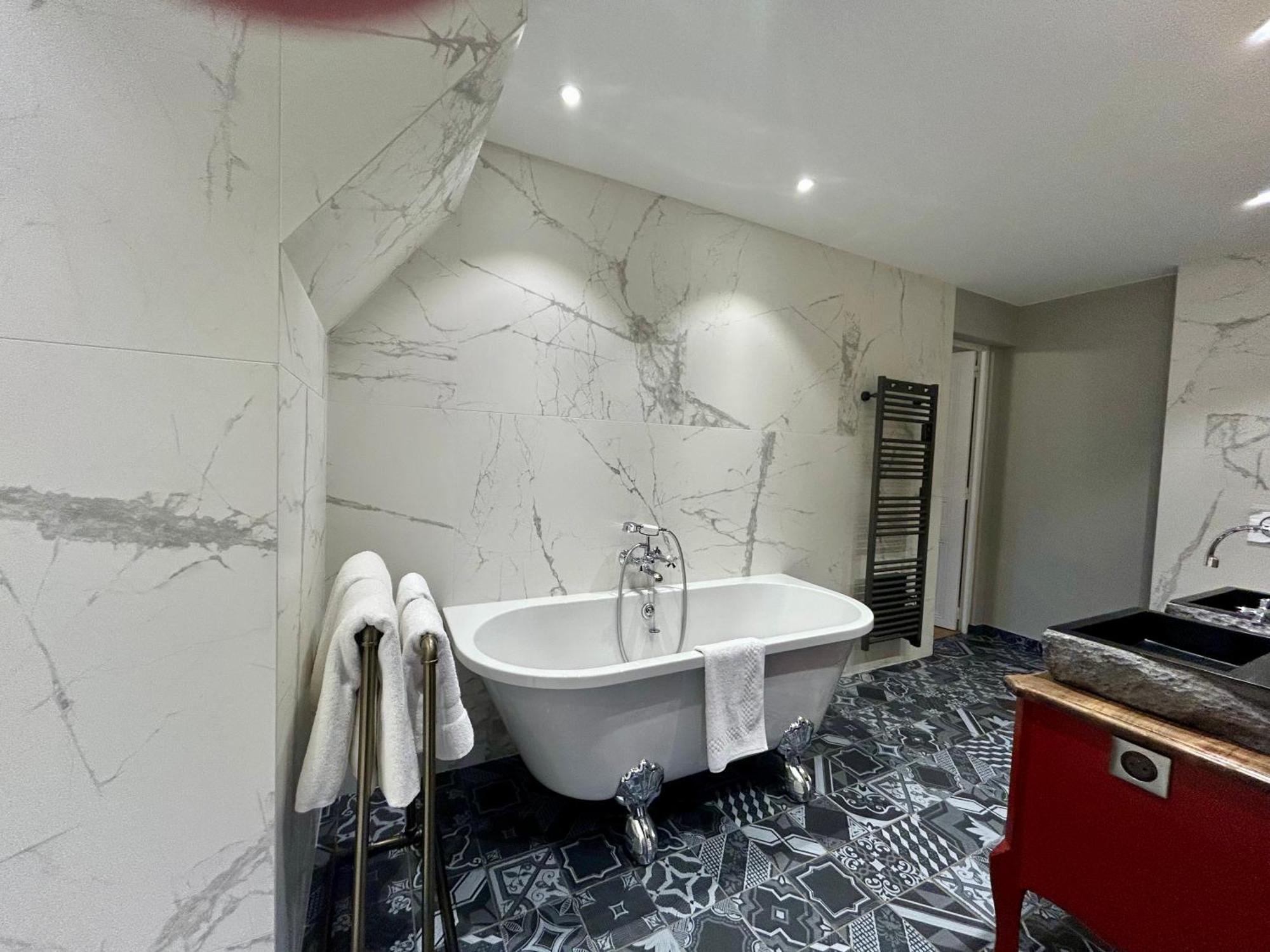 Chateau De La Rive - Suite Prestige - Chambre 2 Personnes Cruet Exterior photo